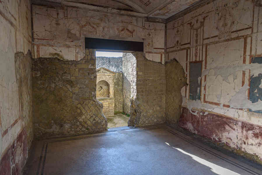 224 - Italia - Herculano - parque arqueológico de Herculano - Casa del Salón Negro.jpg